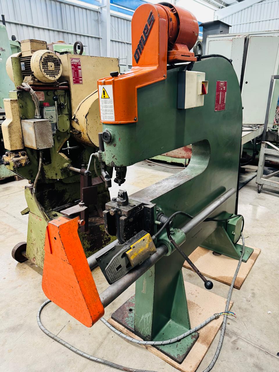 CIZALLA CIRCULAR MARCA OMES DIAMETRO MAX DE CORTE 2000MM