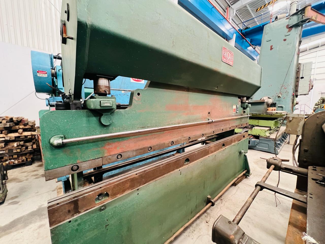 Dobladora de cortina mecanica Chicago cap 90 tons x 12 pies