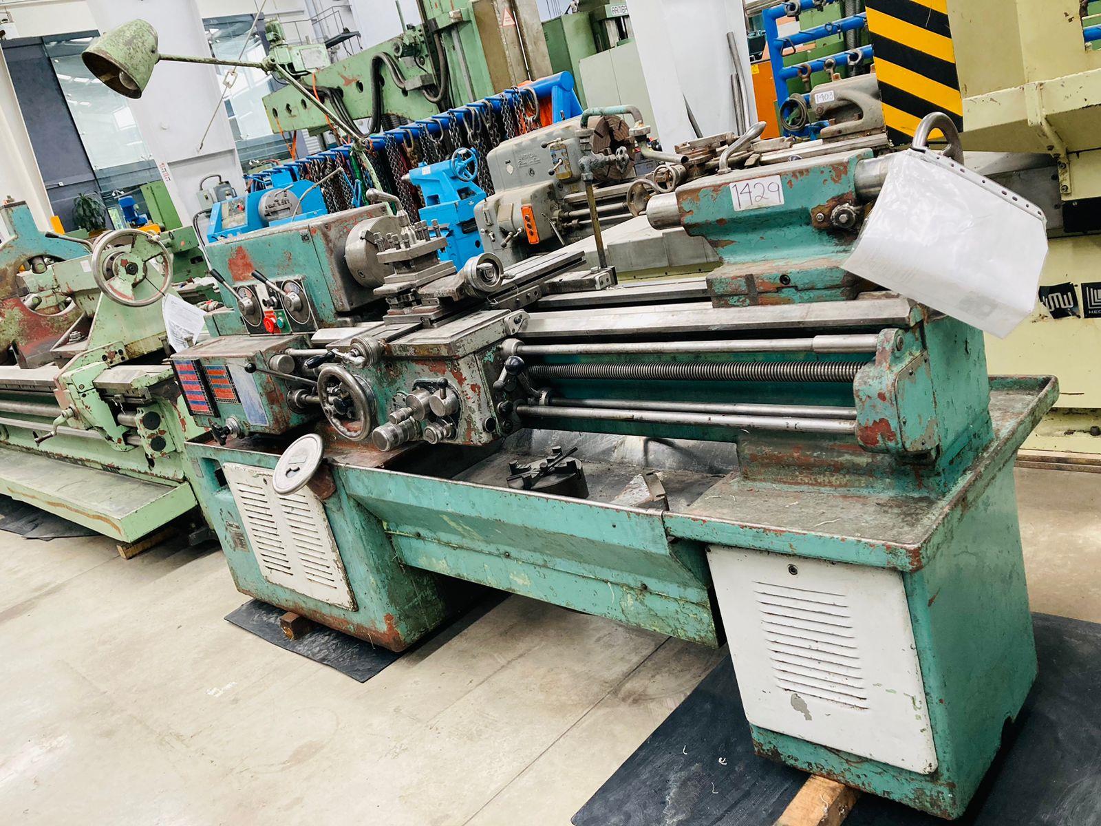 Torno TOS SV18RA · 1 m entre centros