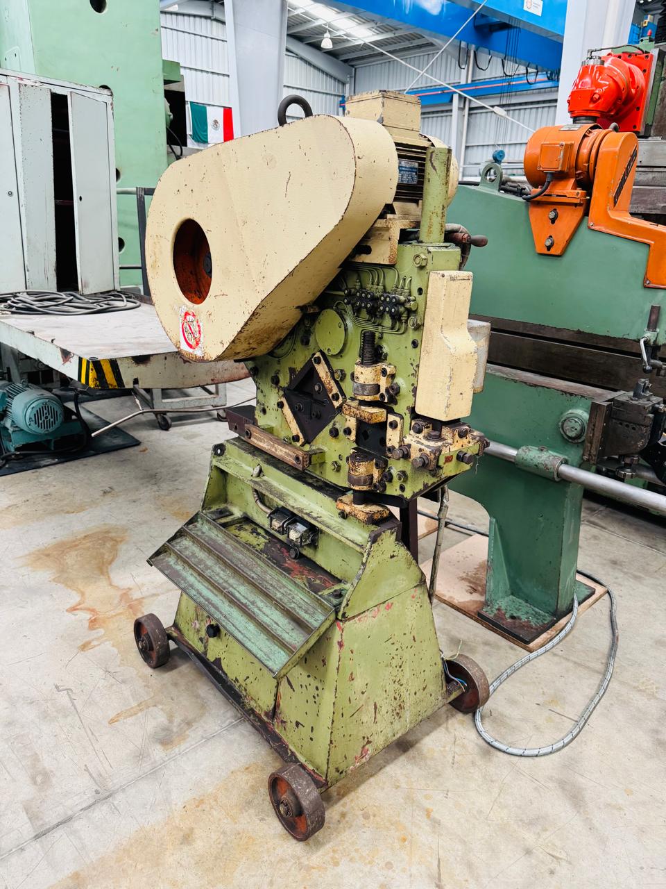 METALERO ITALIANO 55 TONS MECANICO