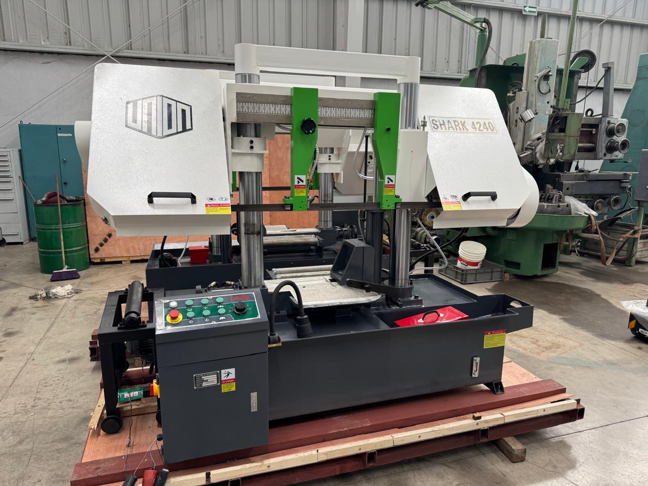 Sierra cinta sinfin nueva marca UNION hidraulica modelo Shark 4240