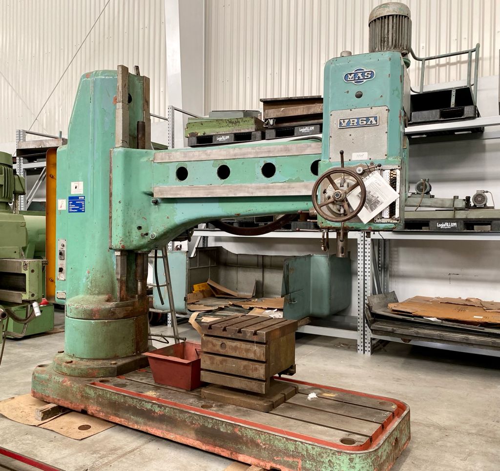 taladro radial Tos VR6A 2000 mm bandera
