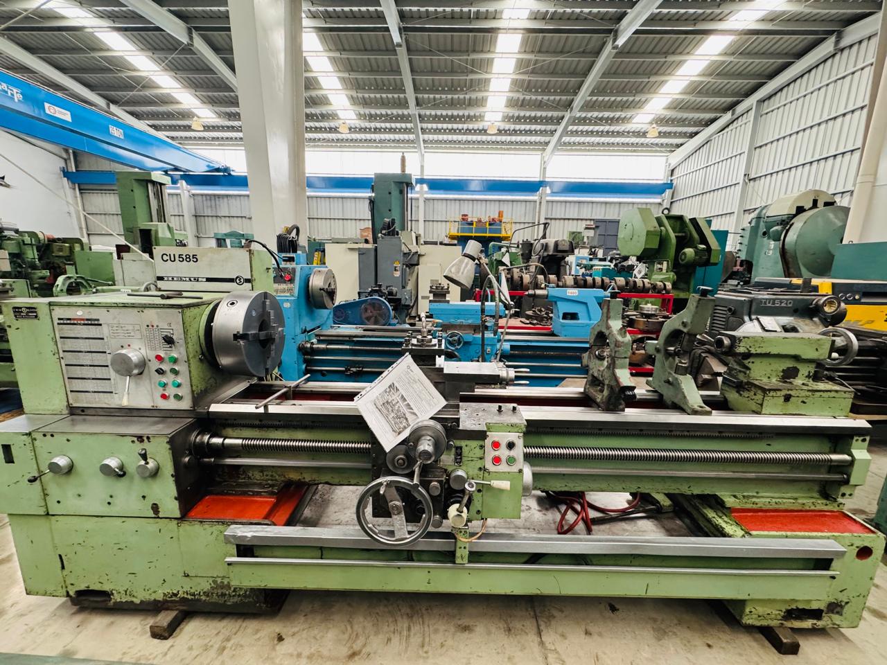 Torno bulgaro ZMM modelo CU 585 x 2000mm con taper