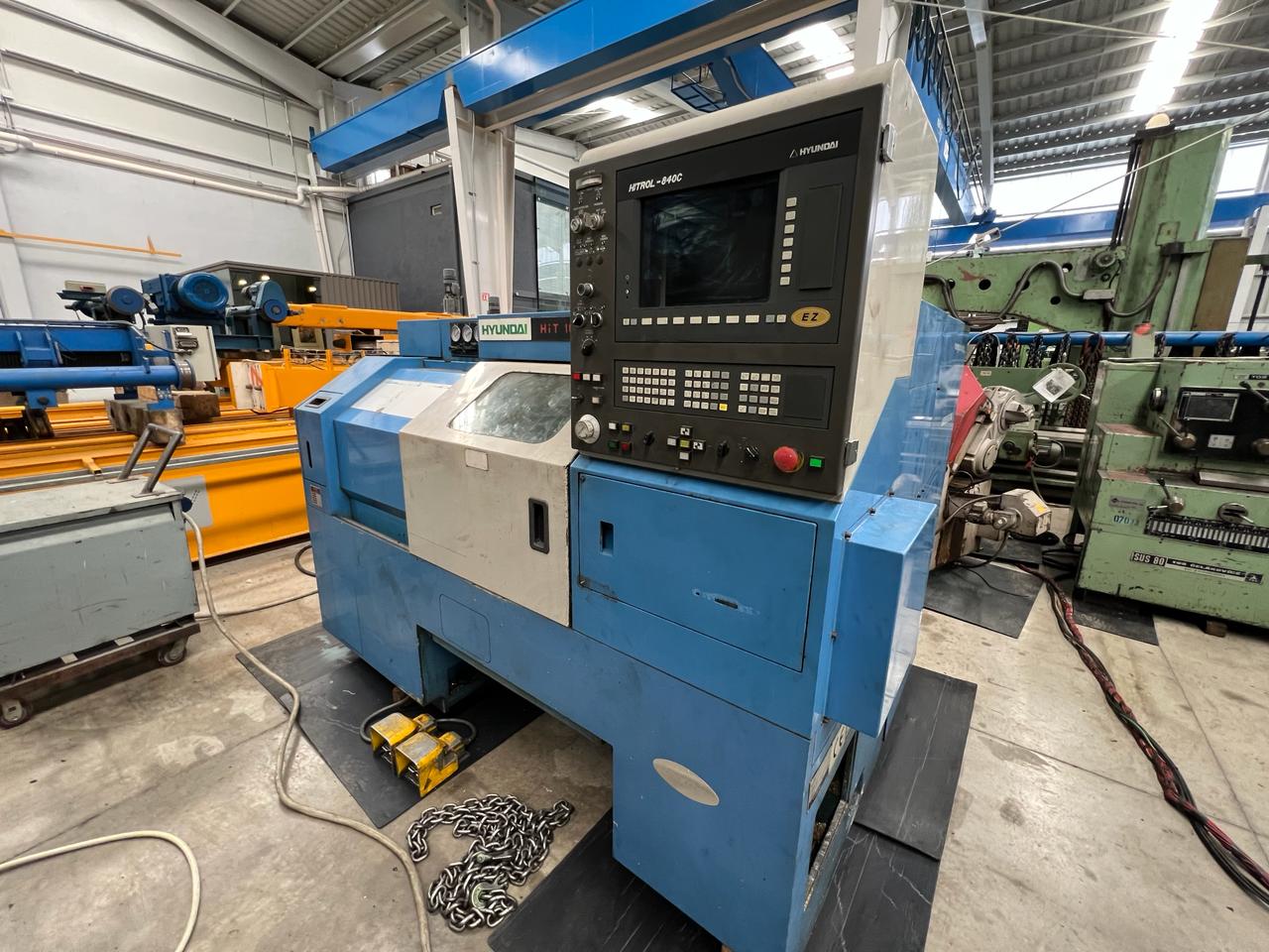Torno cnc Hyundai 20" x 700 mm con contrapunto 8 herramientas impecable