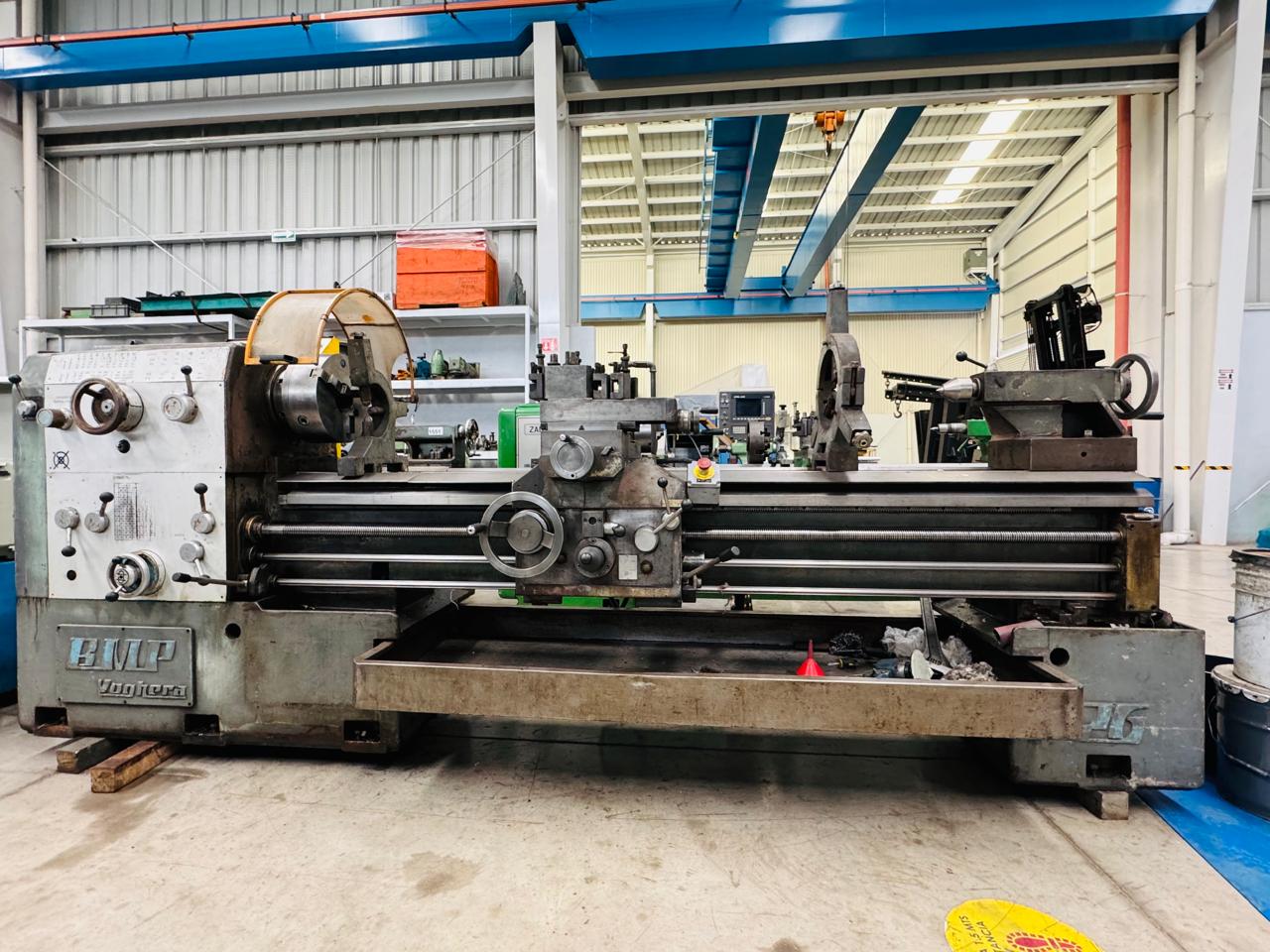 torno italiano BMP voghera 23" mas escote x 2 metros equipado