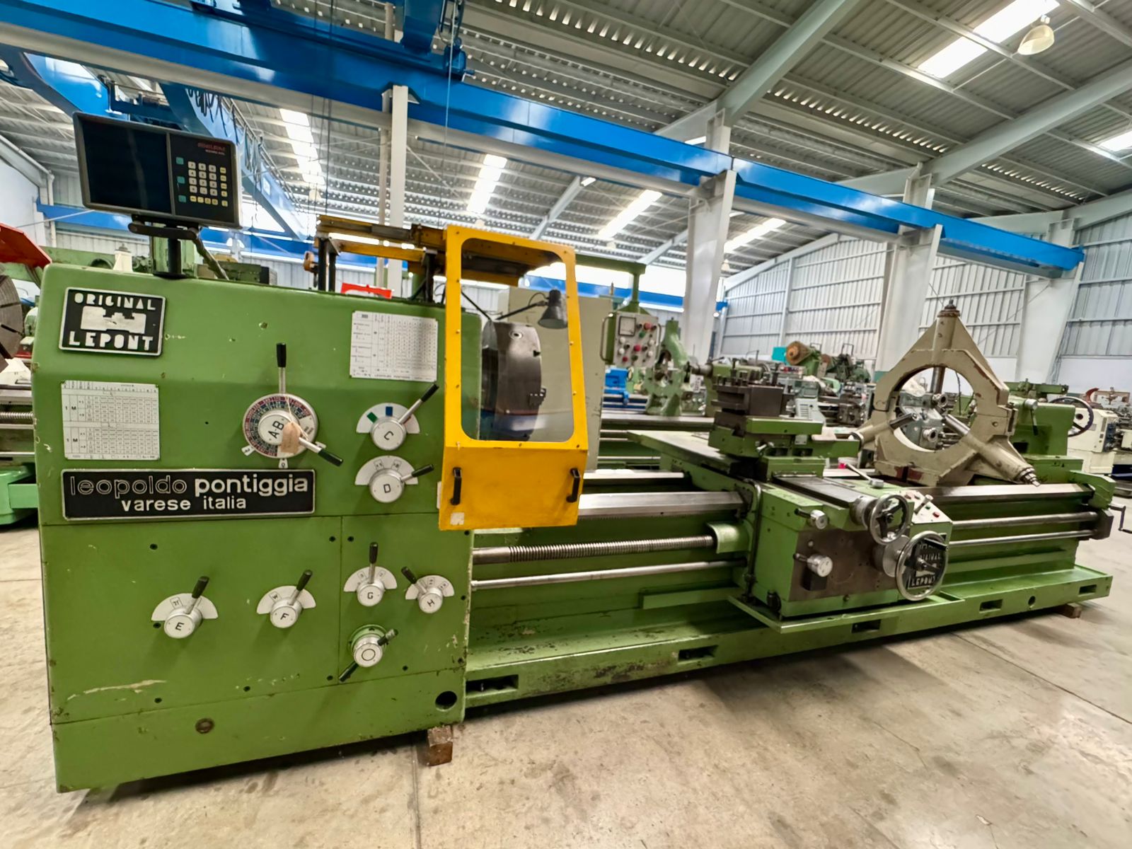 Torno paralelo italiano Pontiggia 920 mm x 3000 mm