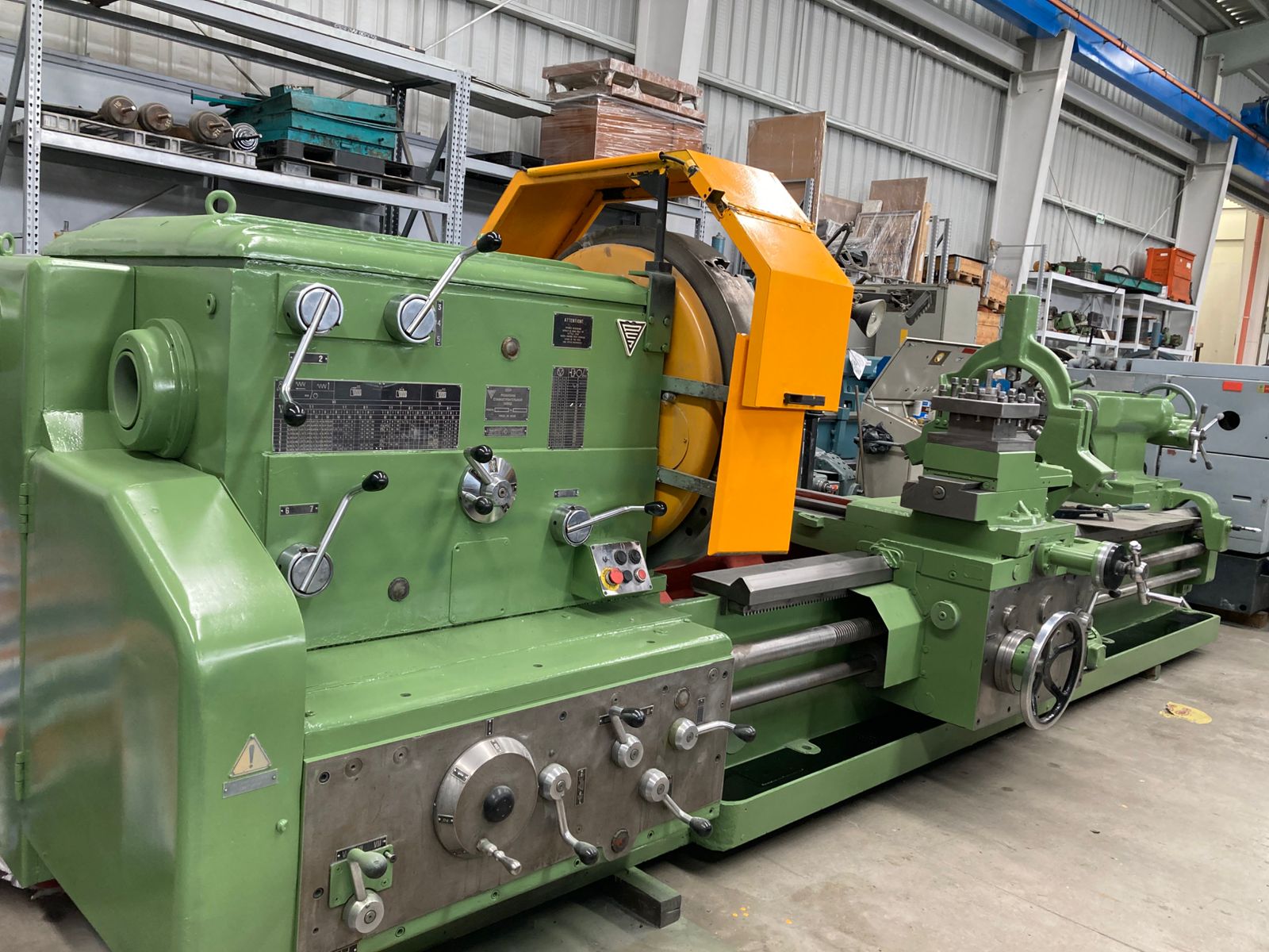 TORNO PARALELO RUSO MARCA STANKO CAP 1000 MM X 3000 MM ENTRE CENTROS