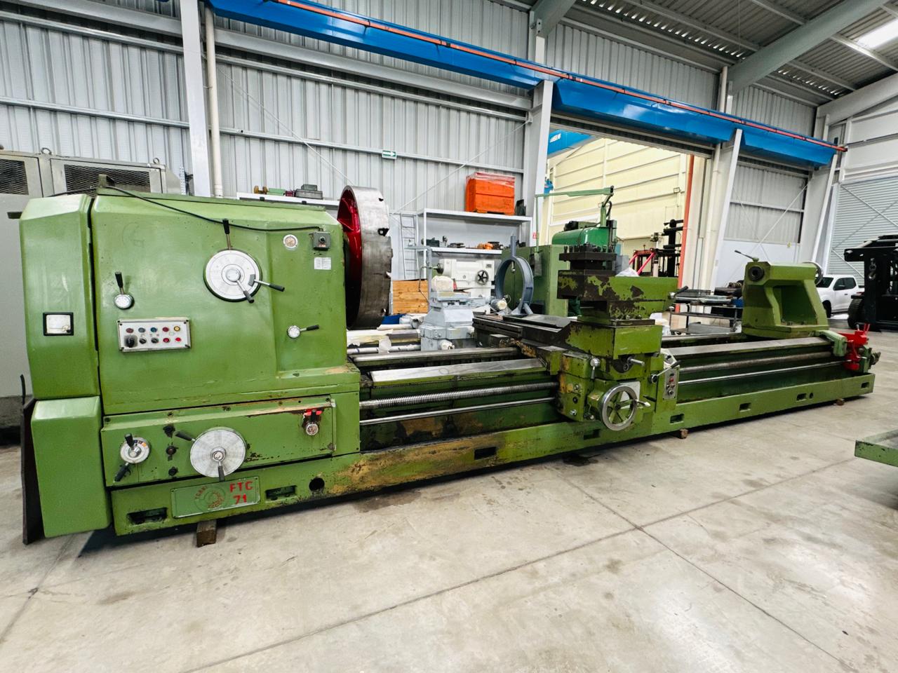 TORNO TACCHI 60" de volteo x 5 metros entre centros