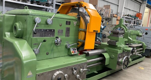 TORNO PARALELO RUSO MARCA STANKO CAP 1000 MM X 3000 MM ENTRE CENTROS