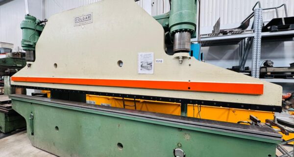 Press brake colgar  italia.  175 tons x 14 pies long