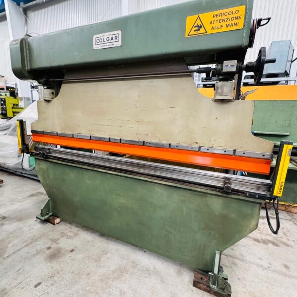 dobladora italiana marca COLGAR cap 75 tons x 2500 mm con dados incluidos