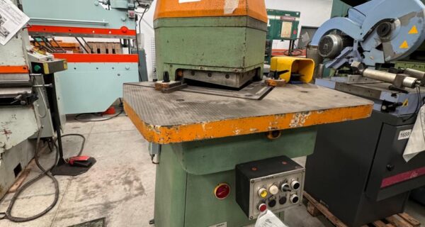 Esquinero EHN 260 COMACA